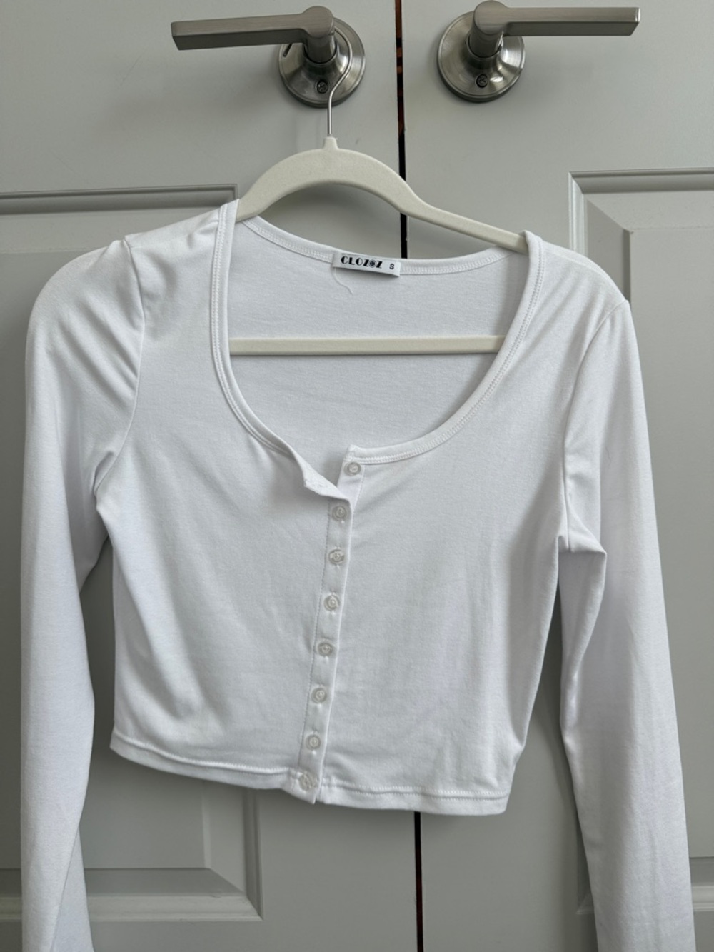 Amazon White Cropped Button-Front Long Sleeve Top